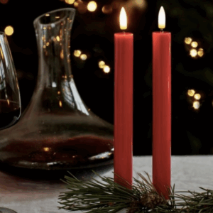 Rode Sirius LED-dinerkaars met realistisch flikkerend vlam-effect, sfeervol en veilig voor decoratie. Perfect voor Kerst
