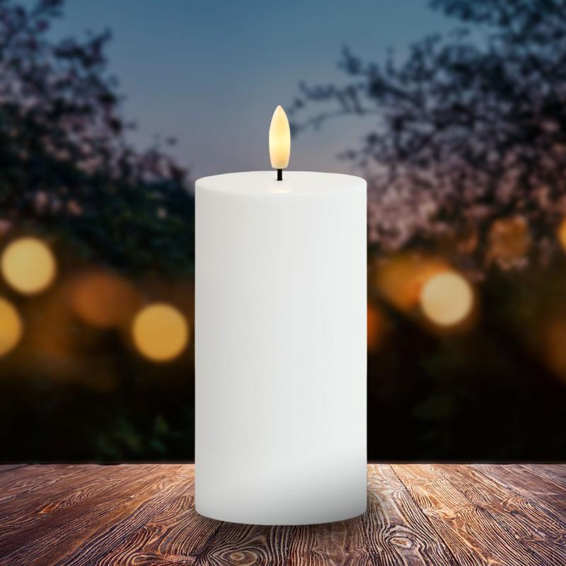 Sirius solar LED kaars met warm wit flikkerend licht voor buitengebruik.