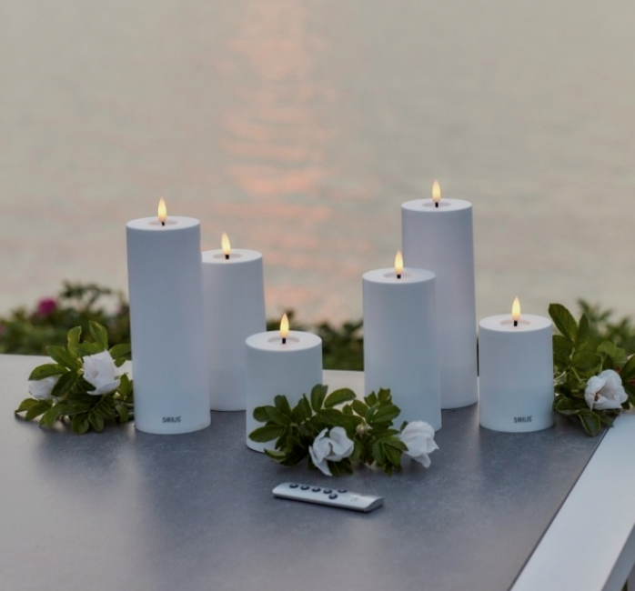 Sirius solar LED kaars met warm wit flikkerend licht voor buitengebruik.