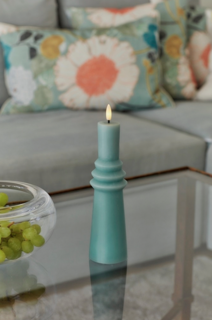 Sirius Sille Nordic Sculpture Sandy Green LED-kaars in Scandinavisch design met warm wit licht